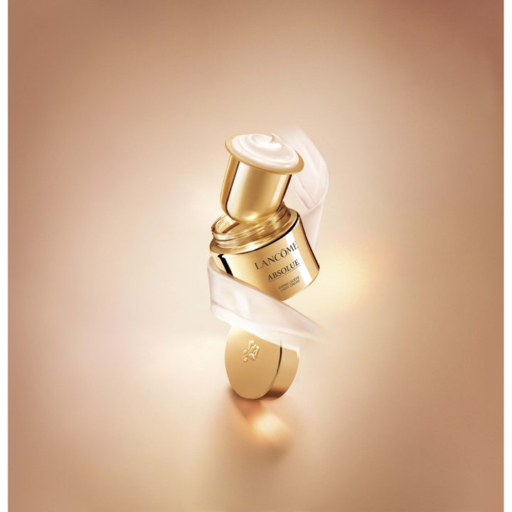 Lancôme Absolue Light Cream Refill 30 ml fuktighetsgivende dagkrem i gullbeholder med hvit silkemyk tekstur