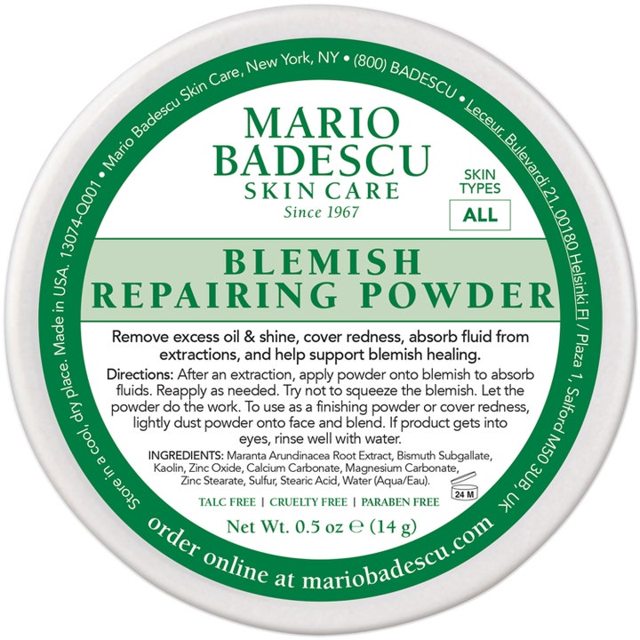 Mario Badescu Blemish Repairing Powder 14 g absorberer olje og demper rødhet i hvit krukke med grønn etikett