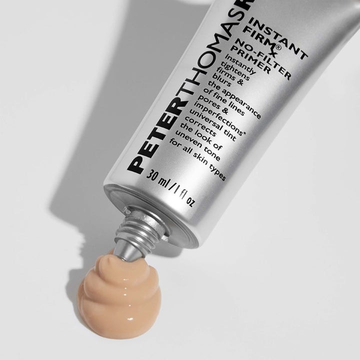 Peter Thomas Roth Instant FirmX No-Filter Primer 30 ml oppstrammende ansiktsprimer med ferskenfarget krem fra sølvtube
