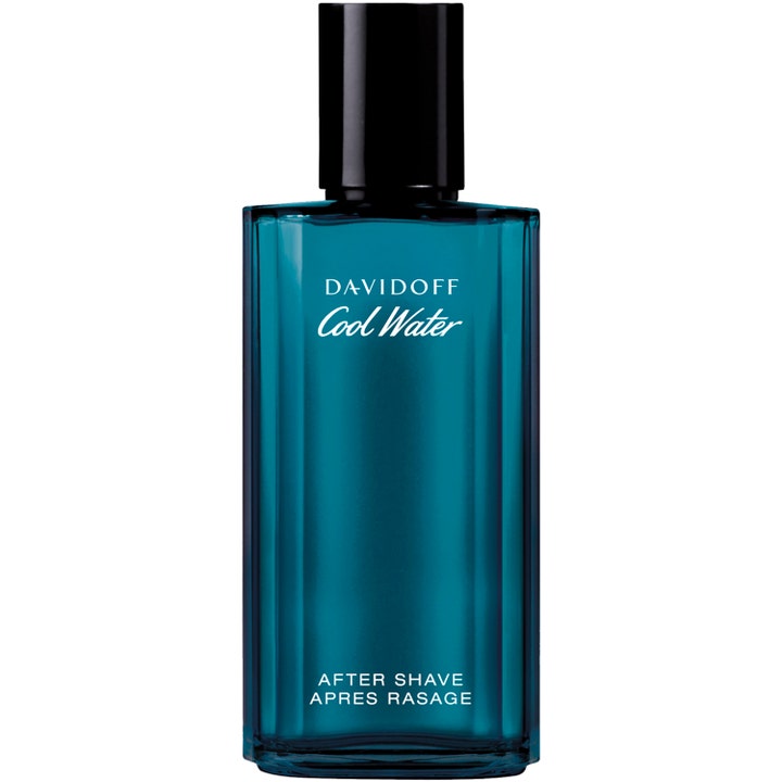 Davidoff Cool Water aftershave gir en oppfriskende følelse i en dyp blå glassflaske med sort sylindrisk kork