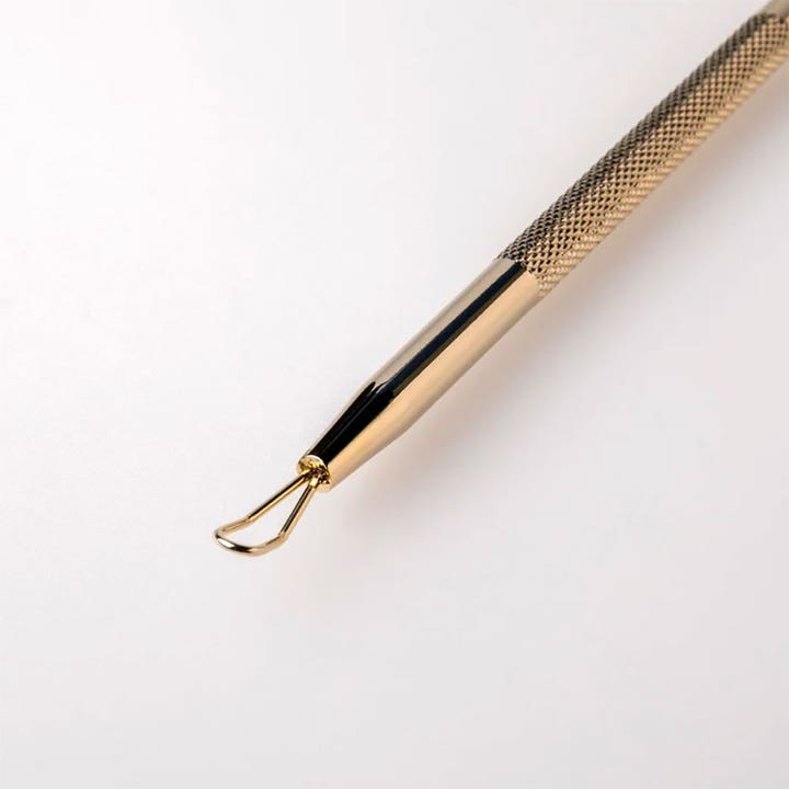 Sense of Youty Blackhead Tool 1 stk gullfarget hudpleieverktøy med riflet håndtak og løkke som fjerner hudormer