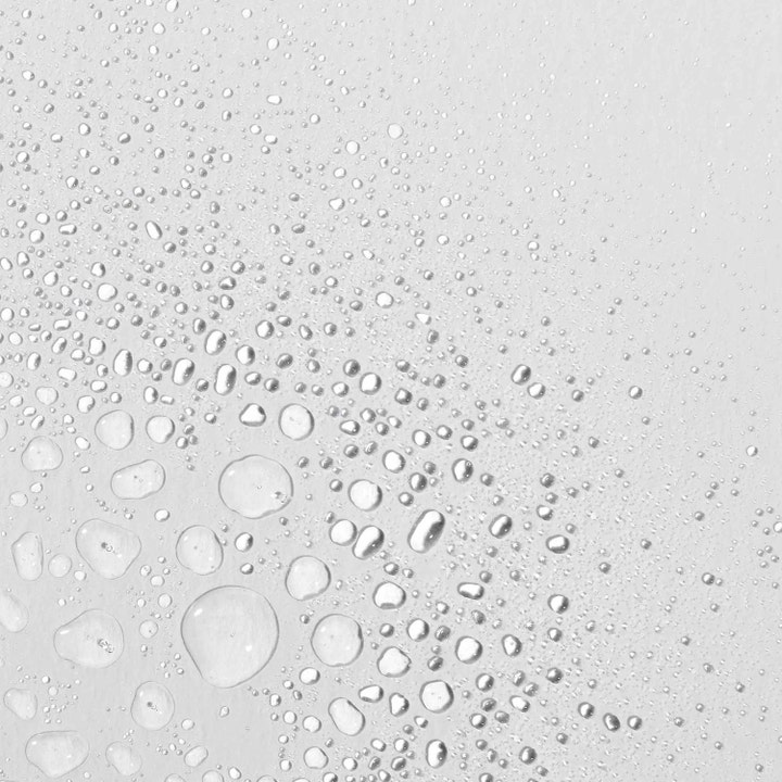 Dermalogica Multi-Active Toner 250 ml fuktighetsgivende ansiktsvann med en tekstur av klare og friske vanndråper