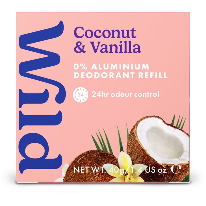 Wild Coconut &amp; Vanilla Deodorant Refill 40 g er en aluminiumfri deodorant i rosa eske med kokosnøtt og vanilje.