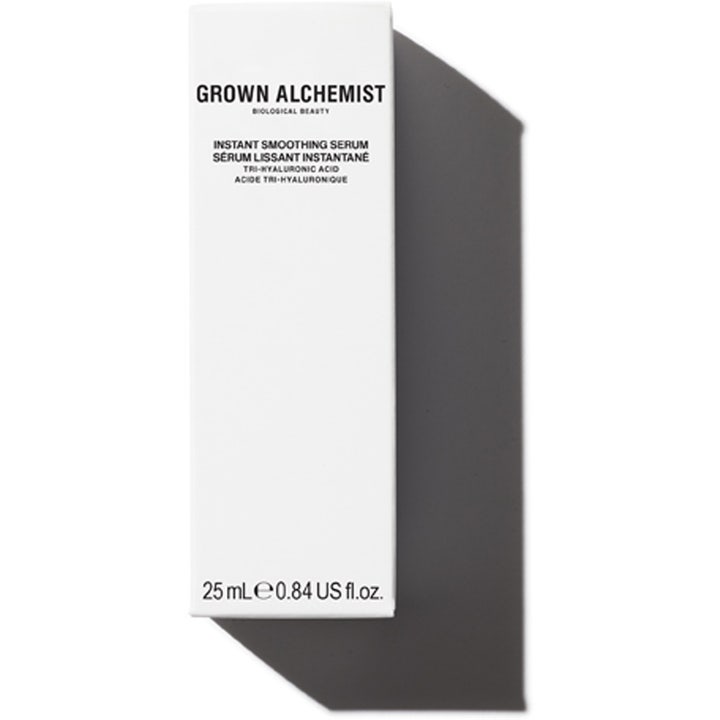 Grown Alchemist Instant Smoothing Serum 25 ml fuktighetsgivende ansiktsserum i hvit ytteremballasje