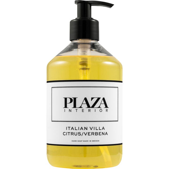 Plaza Interiör Italian Villa Citrus/Verbena håndsåpe gir rene hender i klar flaske med gul væske og svart pumpe.