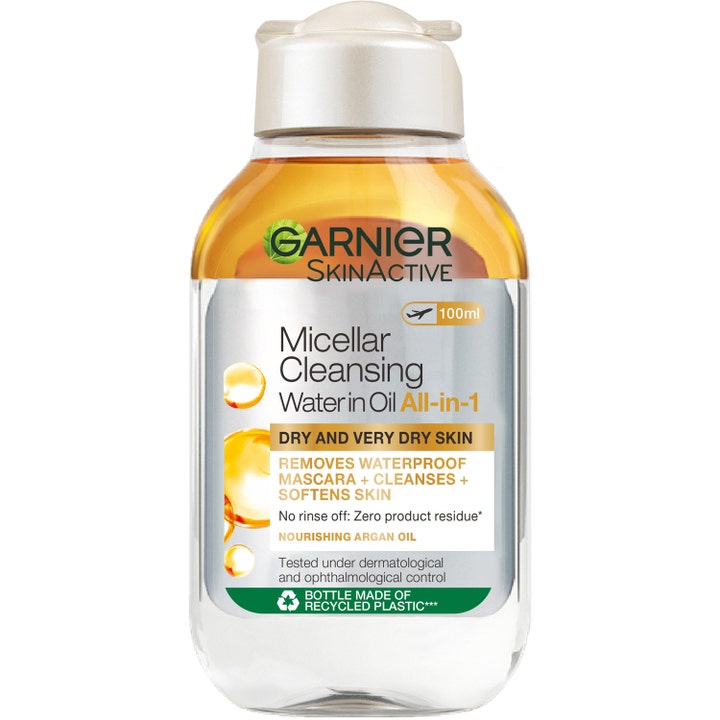 Garnier SkinActive Micellar Water in Oil 100 ml rens som fjerner vannfast sminke i en klar plastflaske