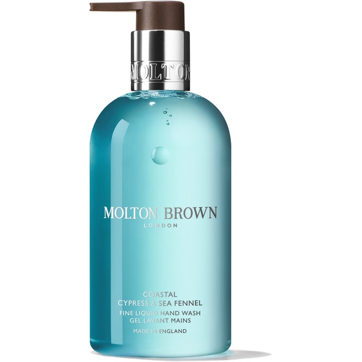 Molton Brown Coastal Cypress & Sea Fennel 300ml oppfriskende håndsåpe i gjennomsiktig flaske med blå gel og sølvpumpe