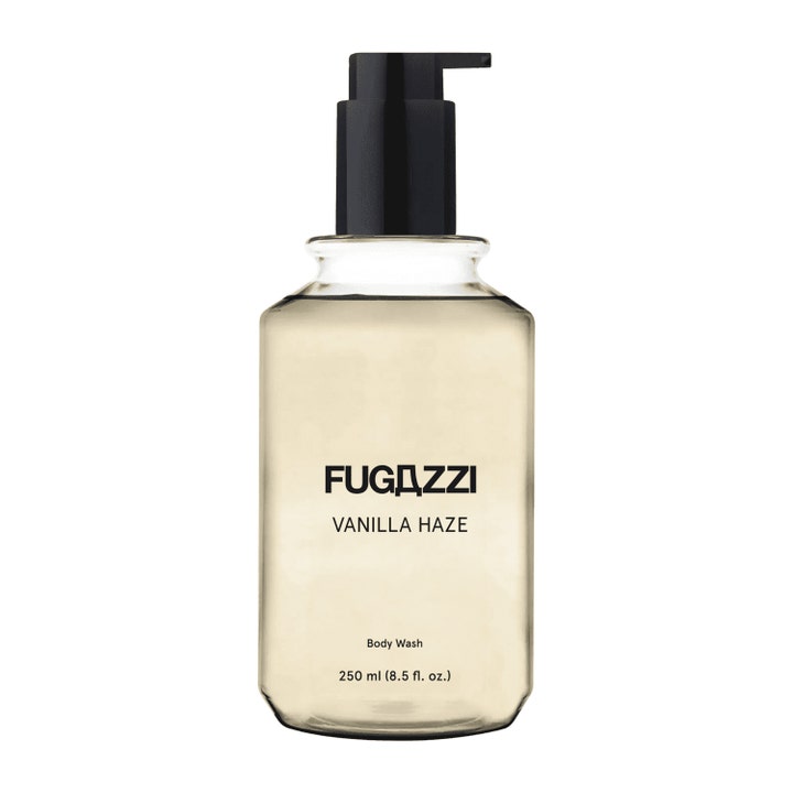Fugazzi Vanilla Haze 250 ml kroppssåpe renser huden og kommer i en klar flaske med stilren svart pumpe