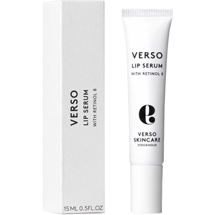 Verso N°9 Lip Serum 15 ml leppeserum med retinol 8 i hvit tube og eske som gir glattere og mer ungdommelige lepper