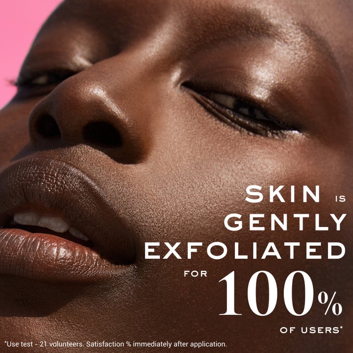 Nuxe Very Rose Gentle Face Scrub 75 ml eksfolierende ansiktsskrubb gir glatt hud vist på nærbilde