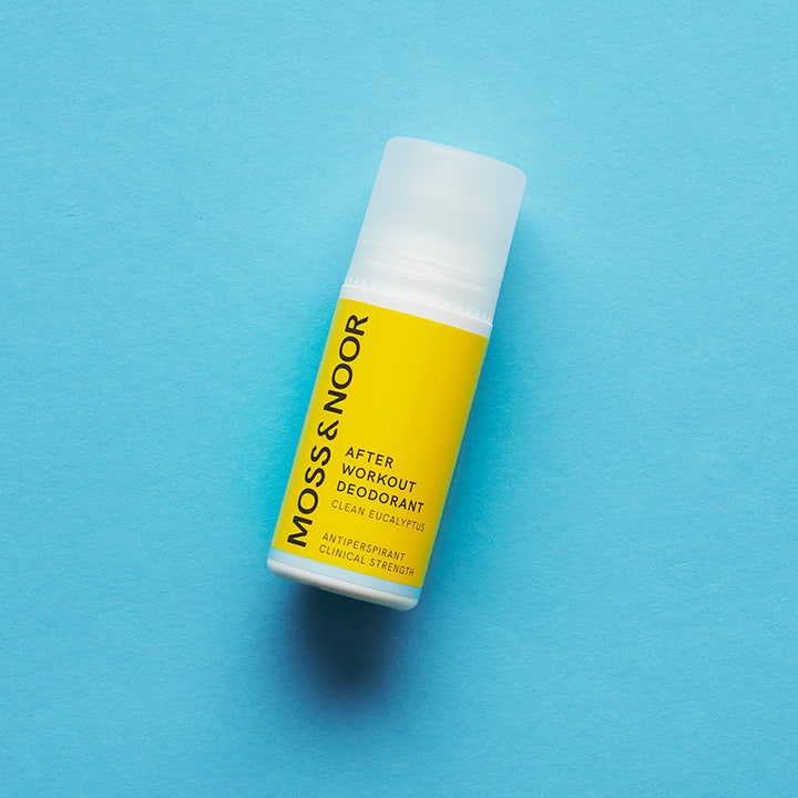 Moss & Noor After Workout Deodorant 60 ml roll-on gir klinisk styrke med gul etikett på blå bakgrunn.