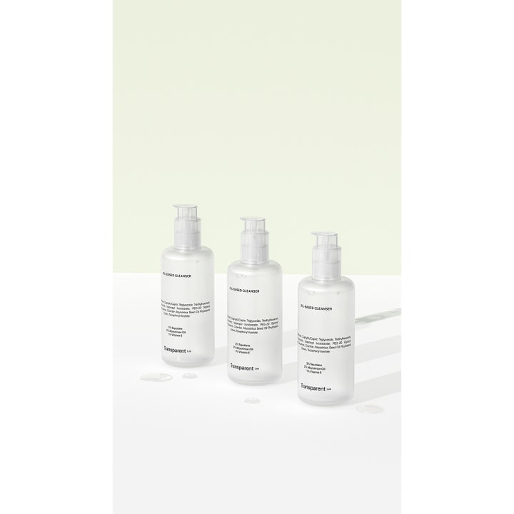Tre Niche Beauty Lab Transparent Lab Oil-Based Cleanser 200 ml i hvite pumpeflasker som gir dyprens