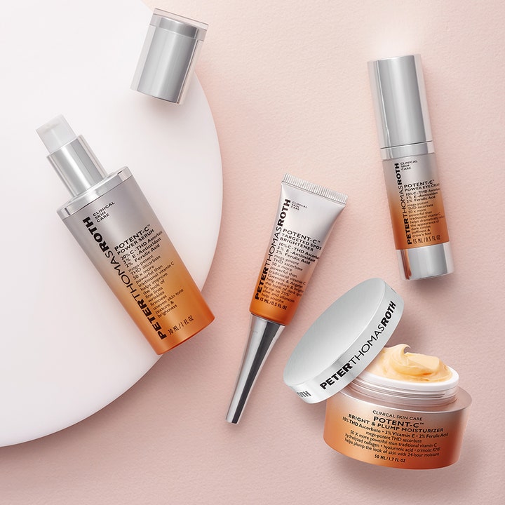 Peter Thomas Roth Potent C Power Serum 30 ml glødgivende serum i pumpeflaske vist med andre produkter i serien
