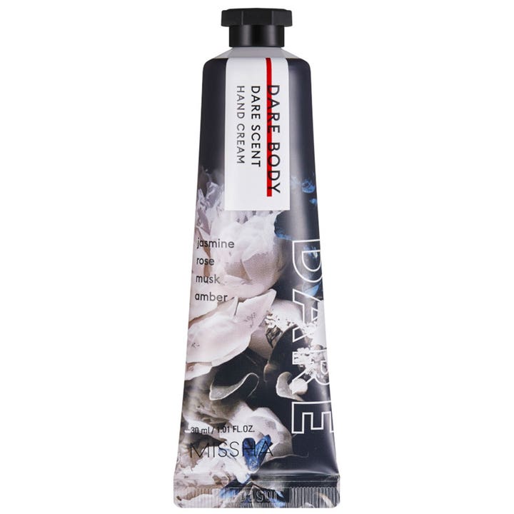 Missha Dare Body Dare Scent Hand Cream 30 ml håndkrem som gir myke hender i mørk tube med hvite blomster og svart kork