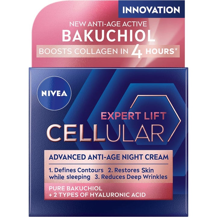 NIVEA Cellular Expert Lift Night Cream i blå eske med bakuchiol som gir fasthet og reduserer rynker.