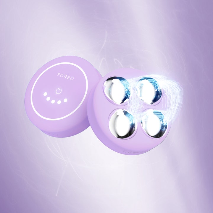 FOREO BEAR 2 body Lavender 1 stk hudpleieenhet som strammer opp huden med fire metallkuler og blå energibølger