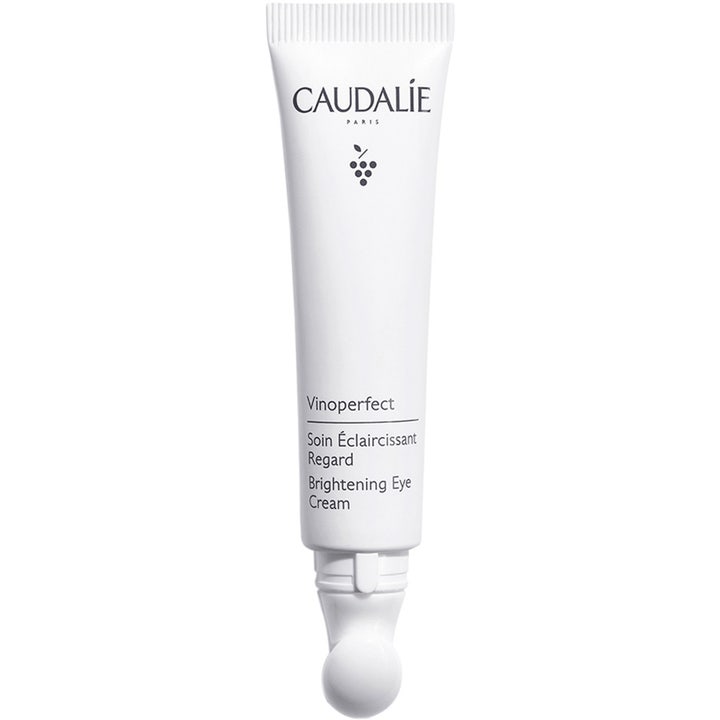 Caudalie Vinoperfect Brightening Eye Cream 15 ml opplysende øyekrem i hvit tube med rund keramisk applikator