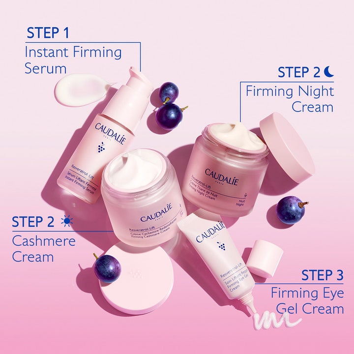 Caudalie Resveratrol-Lift Firming Night Cream 50 ml nattkrem i rosa krukke med serum og øyekrem i hudpleierutine