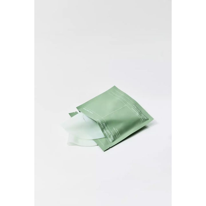 Biodance Refreshing Sea Kelp Real Deep Mask 34 g oppfriskende ansiktsmaske i grønn pose med hvit sheetmaske.
