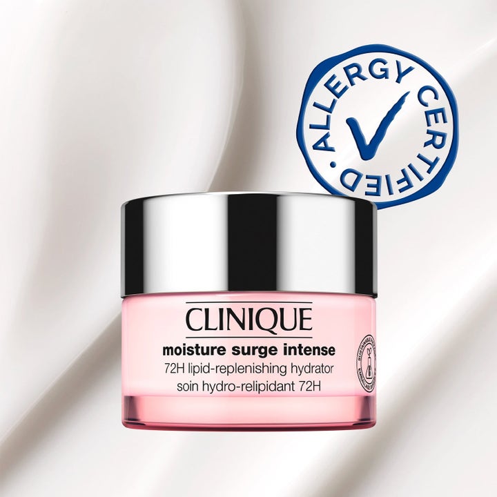 Clinique Moisture Surge Intense 65 ml fuktighetskrem i rosa krukke med sølvlokk og Allergy Certified-merke.