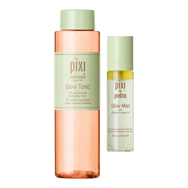 Pixi Glow Tonic 250 ml og Glow Mist 80 ml eksfolierende ansiktssett i klare flasker med lysegrønne korker.