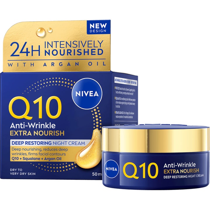 Nivea Q10 Anti-Wrinkle Extra Nourish 50 ml nattkrem reduserer rynker i en mørkeblå krukke med gullokket.