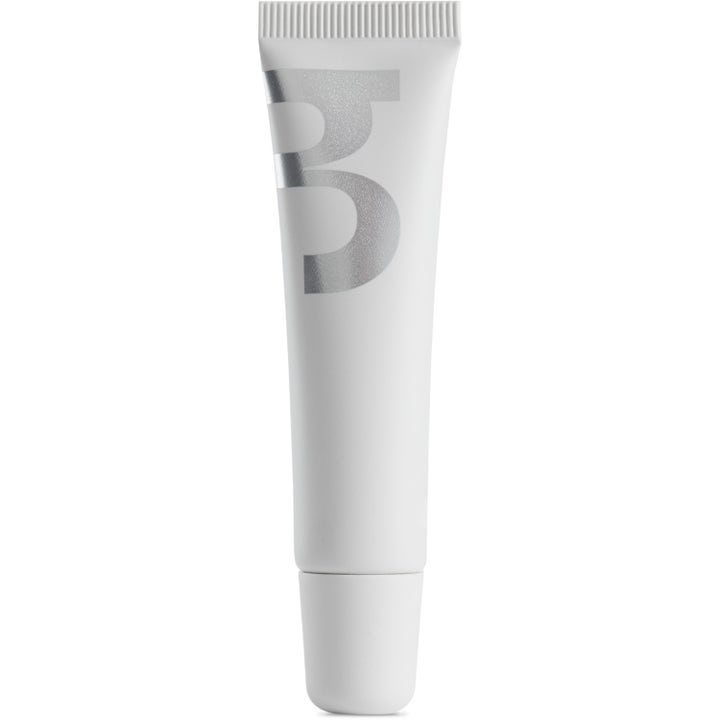 BYBI Babe Balm 30 ml fuktighetsgivende multibalm som gir glød i en hvit tube med stor sølvfarget B-logo