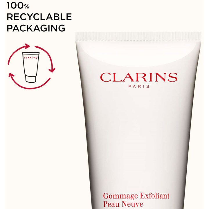 Clarins Exfoliating Body Scrub 200 ml kroppsskrubb for myk hud i hvit tube med 100 % resirkulerbar emballasje