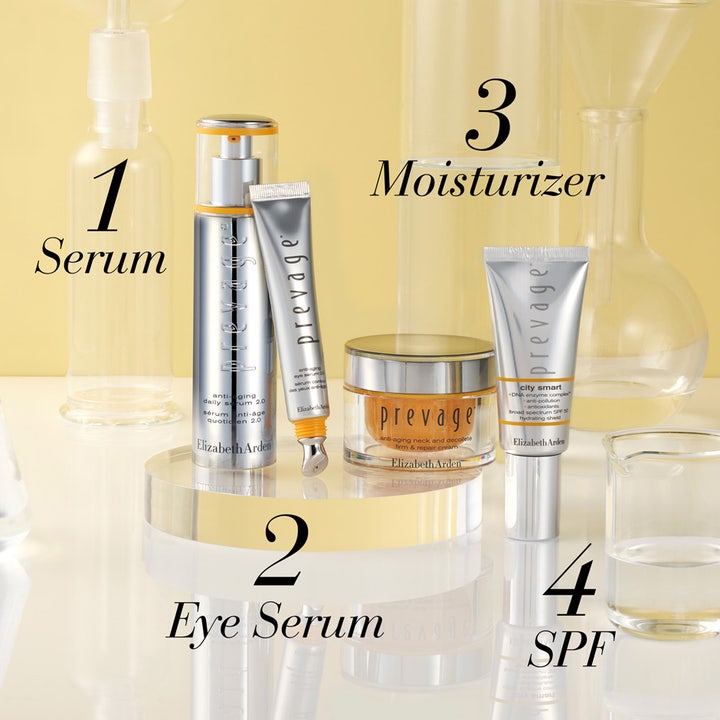 Elizabeth Arden Prevage Anti-aging Daily Serum 2.0 50 ml serum i sølvflaske vist som trinn 1 i en hudpleierutine