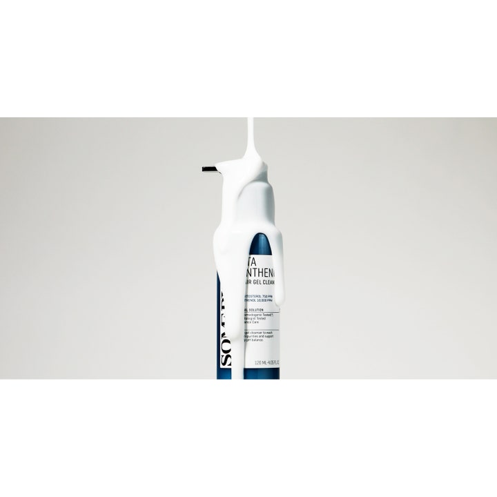 Some By Mi Beta Panthenol Repair Gel Cleanser 120 ml ansiktsrens med fyldig hvitt skum som renner over flasken