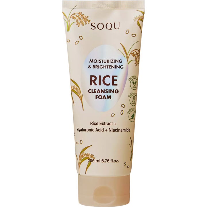 SOQU Rice Cleansing Foam 200 ml fuktighetsgivende ansiktsrens i beige tube med illustrasjoner av ris og lyst brunt lokk.