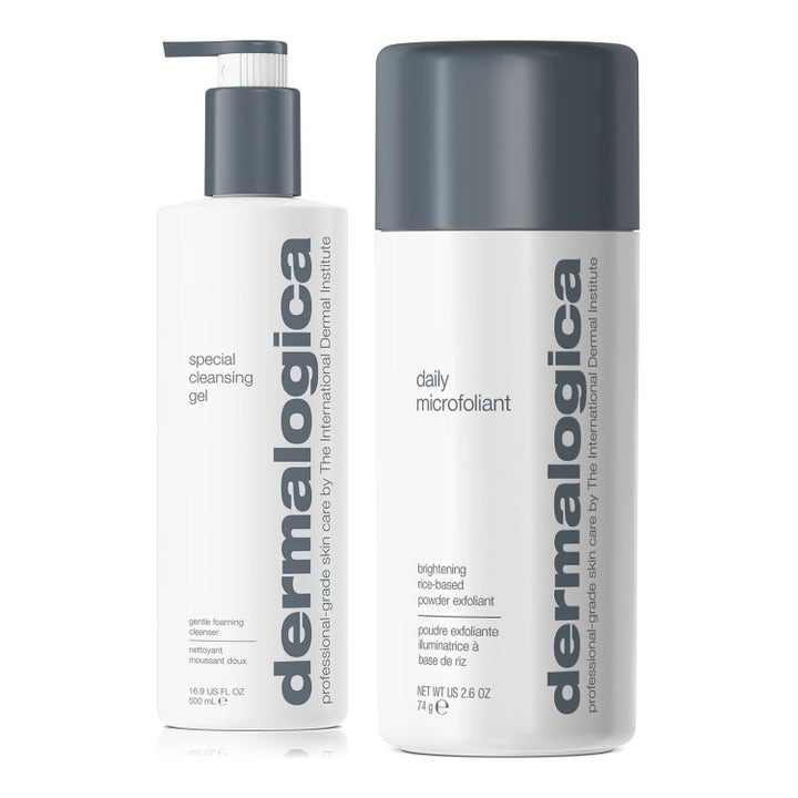 Dermalogica Cleanse & Glow Duo sett som gir glød med hvit pumpeflaske og eksfolierende pulver i hvit boks.