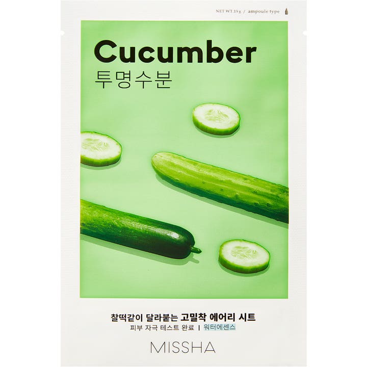 Missha Airy Fit Sheet Mask Cucumber 19g fuktighetsgivende ansiktsmaske i grønn pakke med ferske agurkskiver
