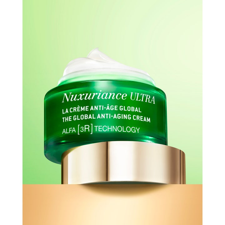 Nuxe Nuxuriance ULTRA 50 ml anti-aging dagkrem i grønn glasskrukke med hvit tekstur og ALFA 3R TECHNOLOGY