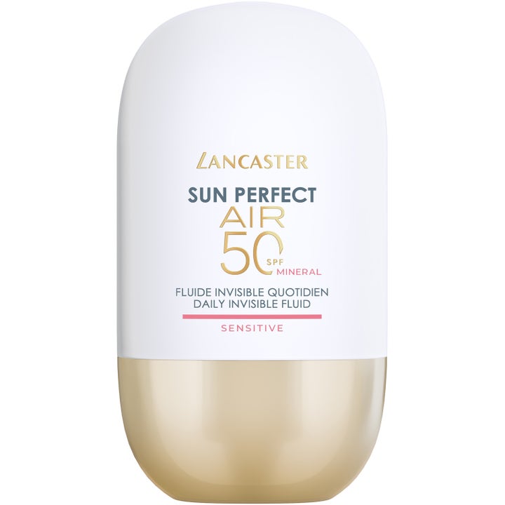 Lancaster Sun Perfect Air SPF 50 Mineral beskyttende solkrem i hvit avrundet flaske med elegant gullfarget bunn.