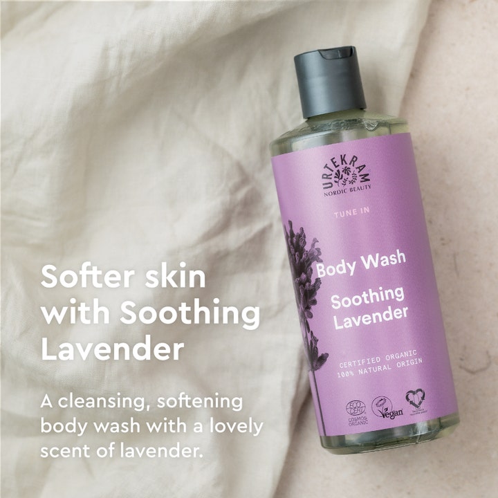 Urtekram Soothing Lavender Body Wash 500 ml beroligende dusjsåpe som gir myk hud i lilla flaske med lavendelmotiv.