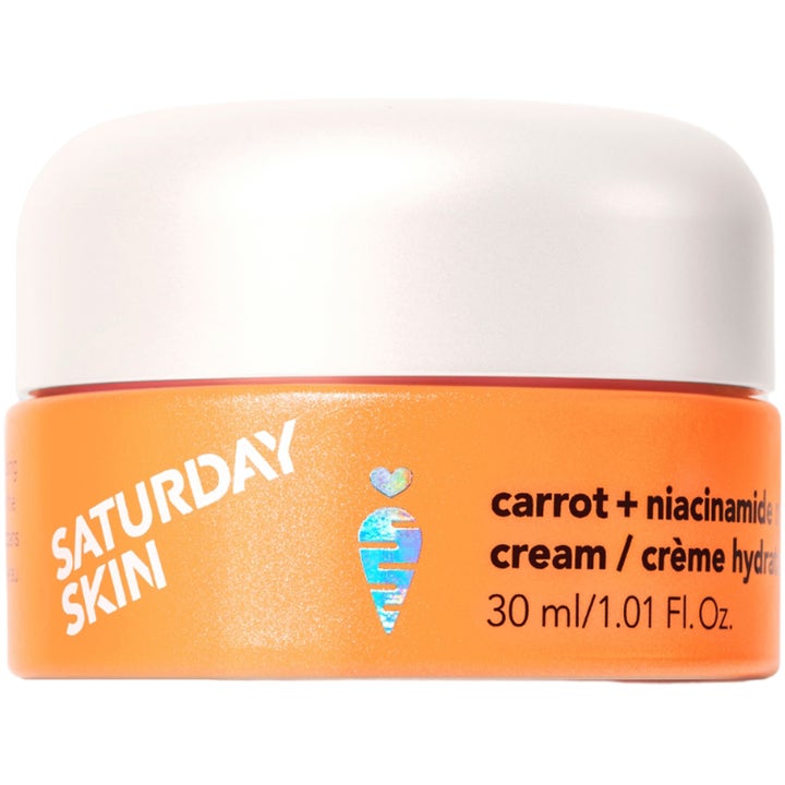 Saturday Skin Carrot + Niacinamide Cream 30 ml fuktighetskrem som gir glød i oransje krukke med hvitt lokk