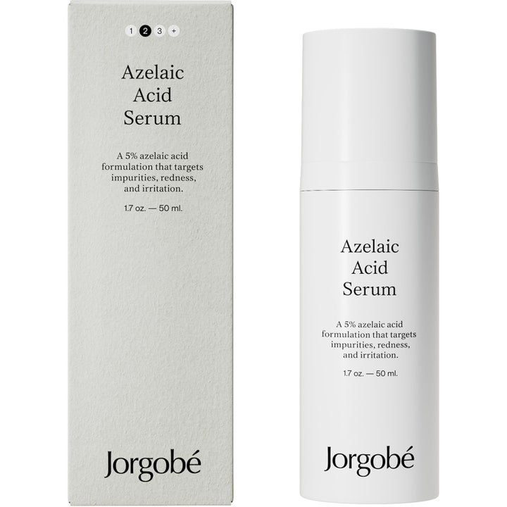 Jorgobé 5% Azelaic Acid Treatment 50 ml beroligende serum mot urenheter i hvit pumpeflaske og eske.