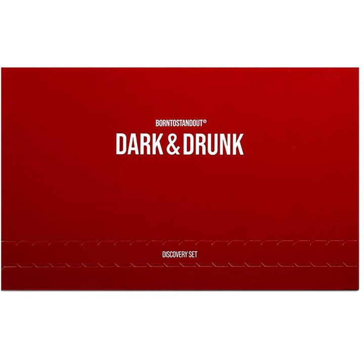 BORNTOSTANDOUT Dark & Drunk Discovery Set parfymesett i rød eske med hvit tekst som gir en unik duftopplevelse.