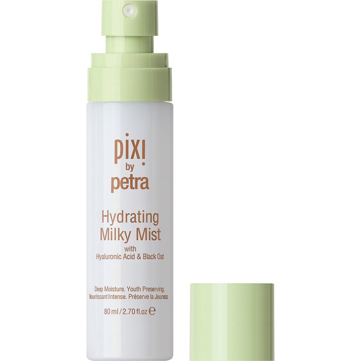 Pixi Hydrating Milky Mist 80 ml fuktighetsgivende ansiktsspray som gir dyp fukt i hvit flaske med lysegrønn pumpe.