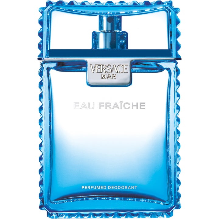 Versace Man Eau Fraîche 75 ml parfymert deodorant spray i en lyseblå glassflaske med taggete kanter