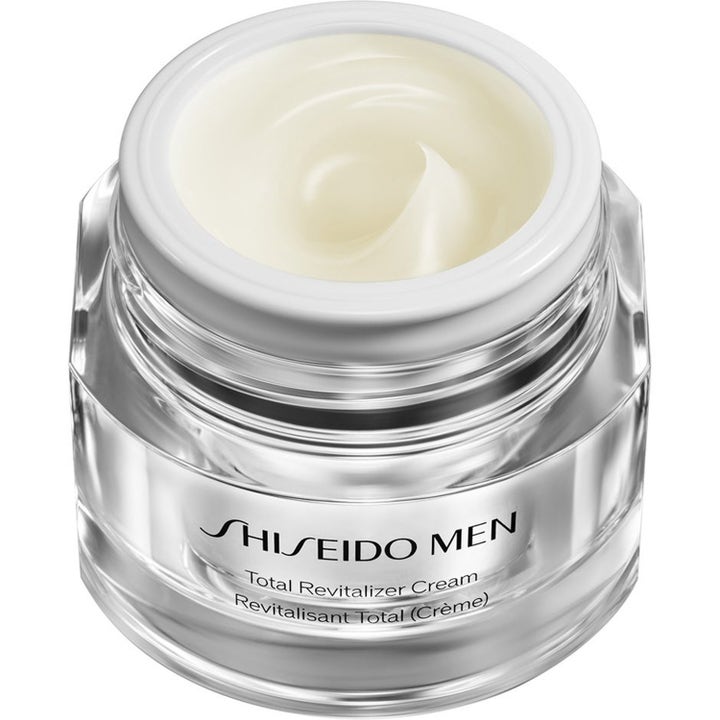 Shiseido Men Total Revitalizer Cream 50 ml fuktighetskrem i glasskrukke med fyldig hvit tekstur