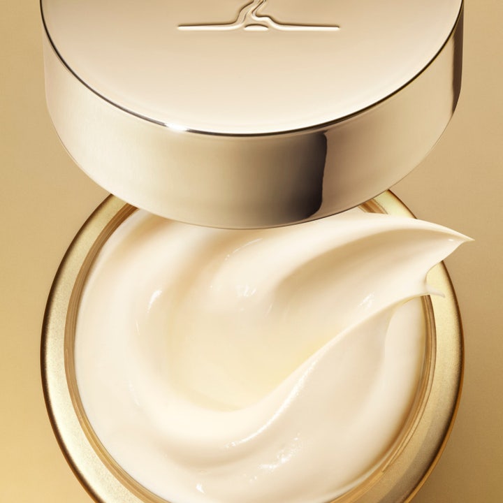 Nuxe Merveillance Lift Exceptional Cream 75 ml oppstrammende dagkrem med fløyelsmyk hvit tekstur i en gullkrukke