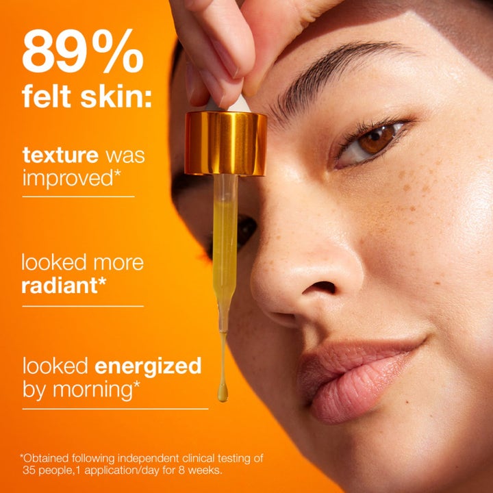 Dermalogica Biolumin-C Night Restore Duo hudpleiesett for glød og tekstur med pipette og gult serum.