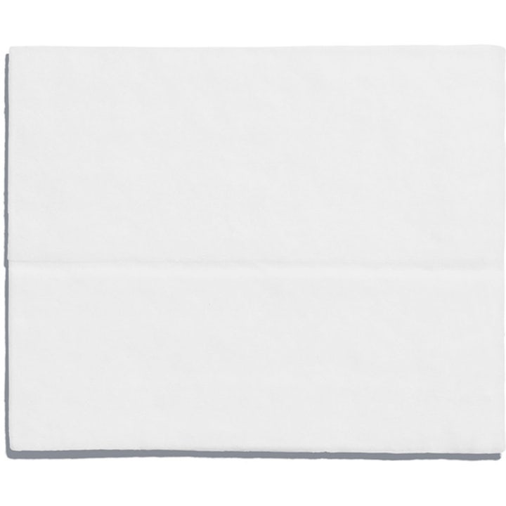 Shiseido Refreshing Cleansing Sheets 30 stk sminkefjerner viser en hvit og myk brettet renseserviett for ansiktet.